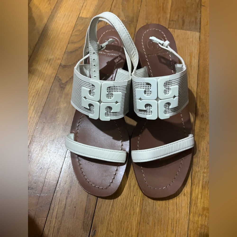 Tory Burch white sandals. Size 7!